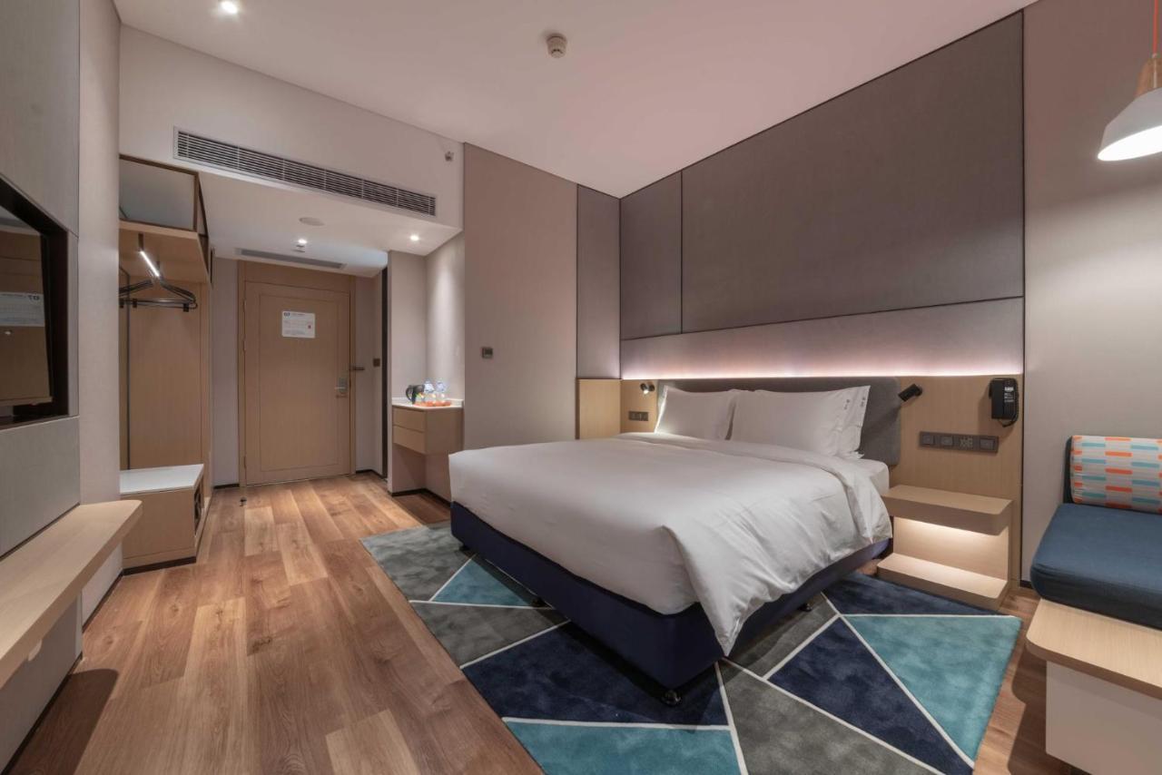 Holiday Inn Express Shenzhen Longhua By Ihg Exterior photo
