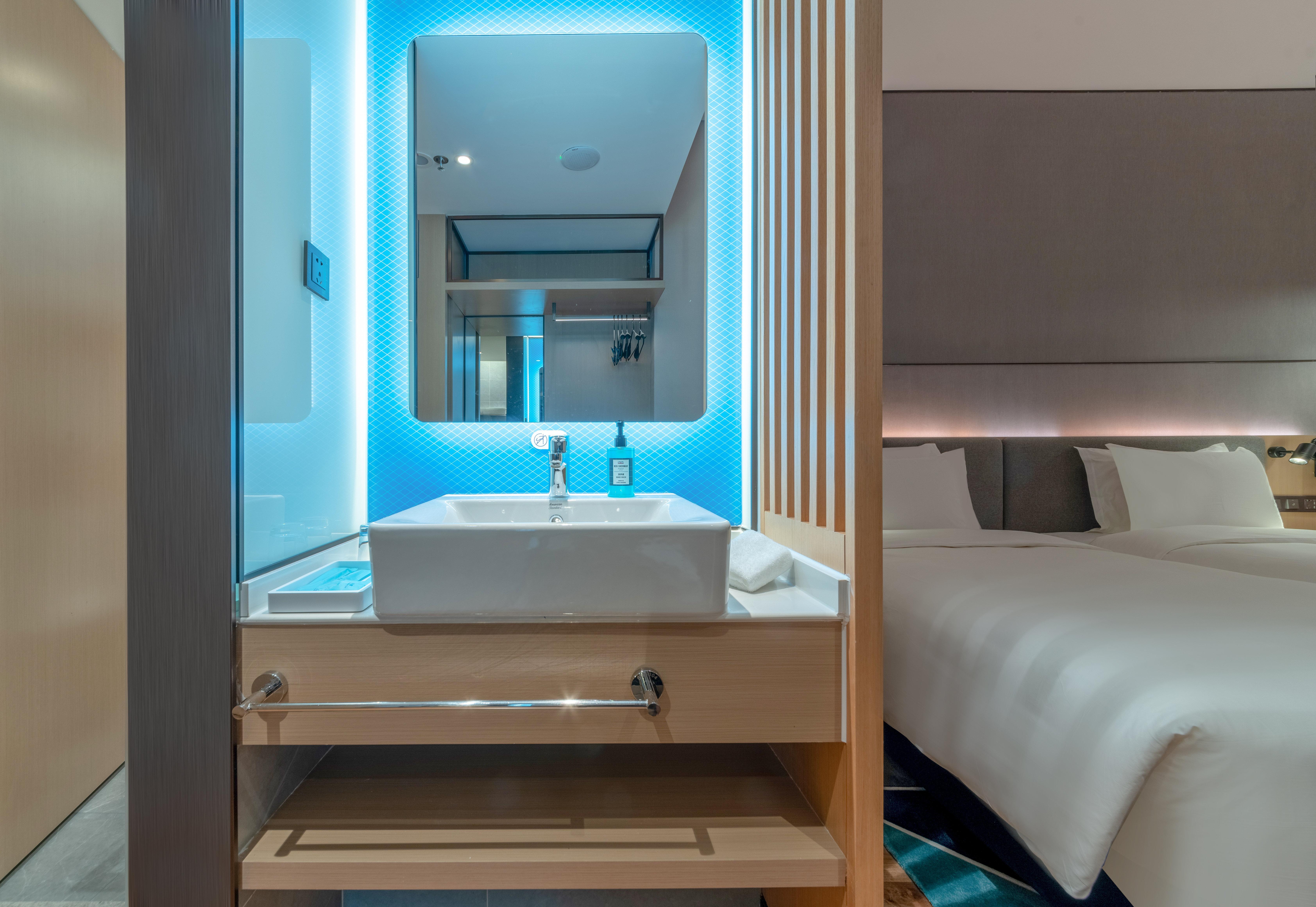 Holiday Inn Express Shenzhen Longhua By Ihg Exterior photo