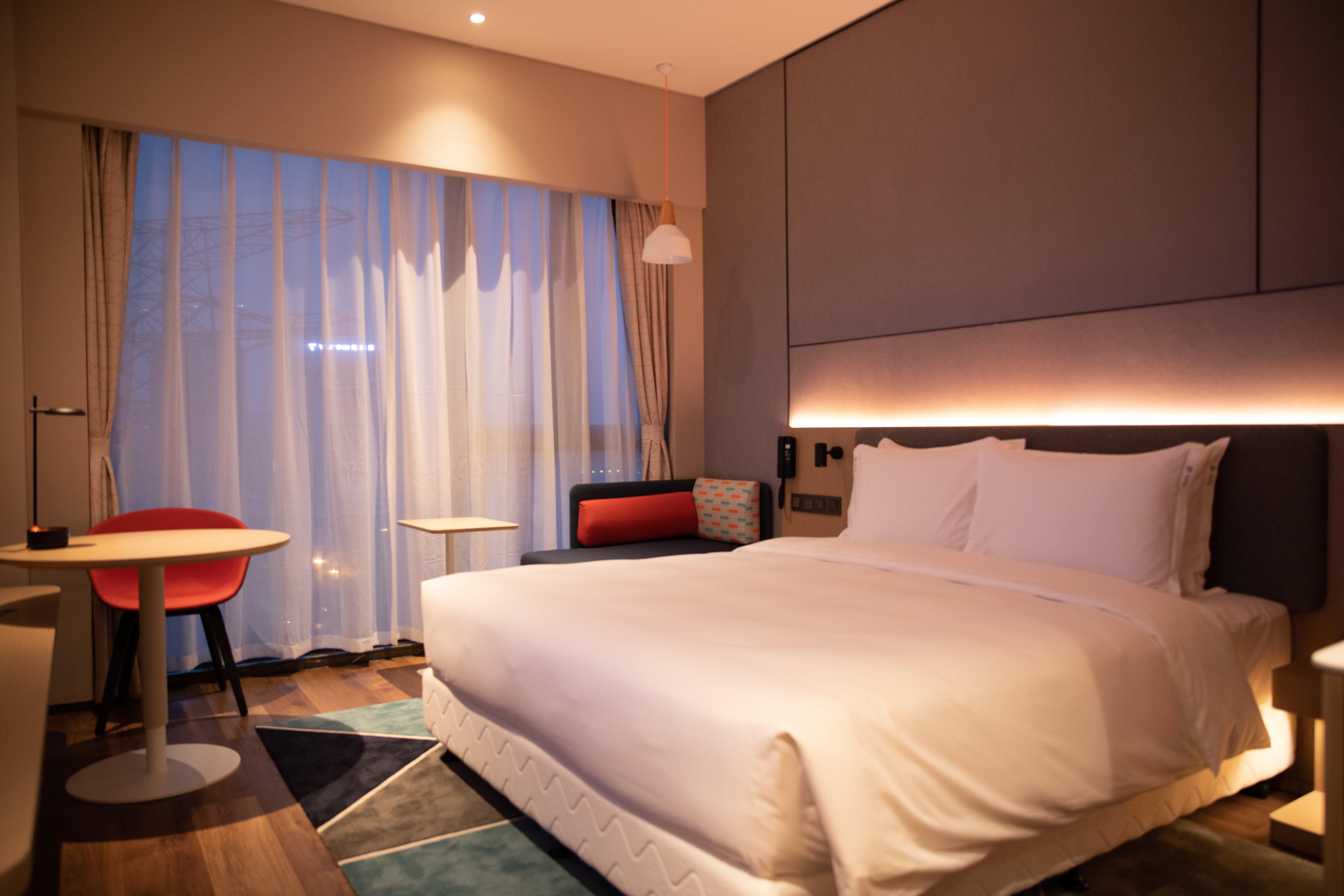 Holiday Inn Express Shenzhen Longhua By Ihg Exterior photo