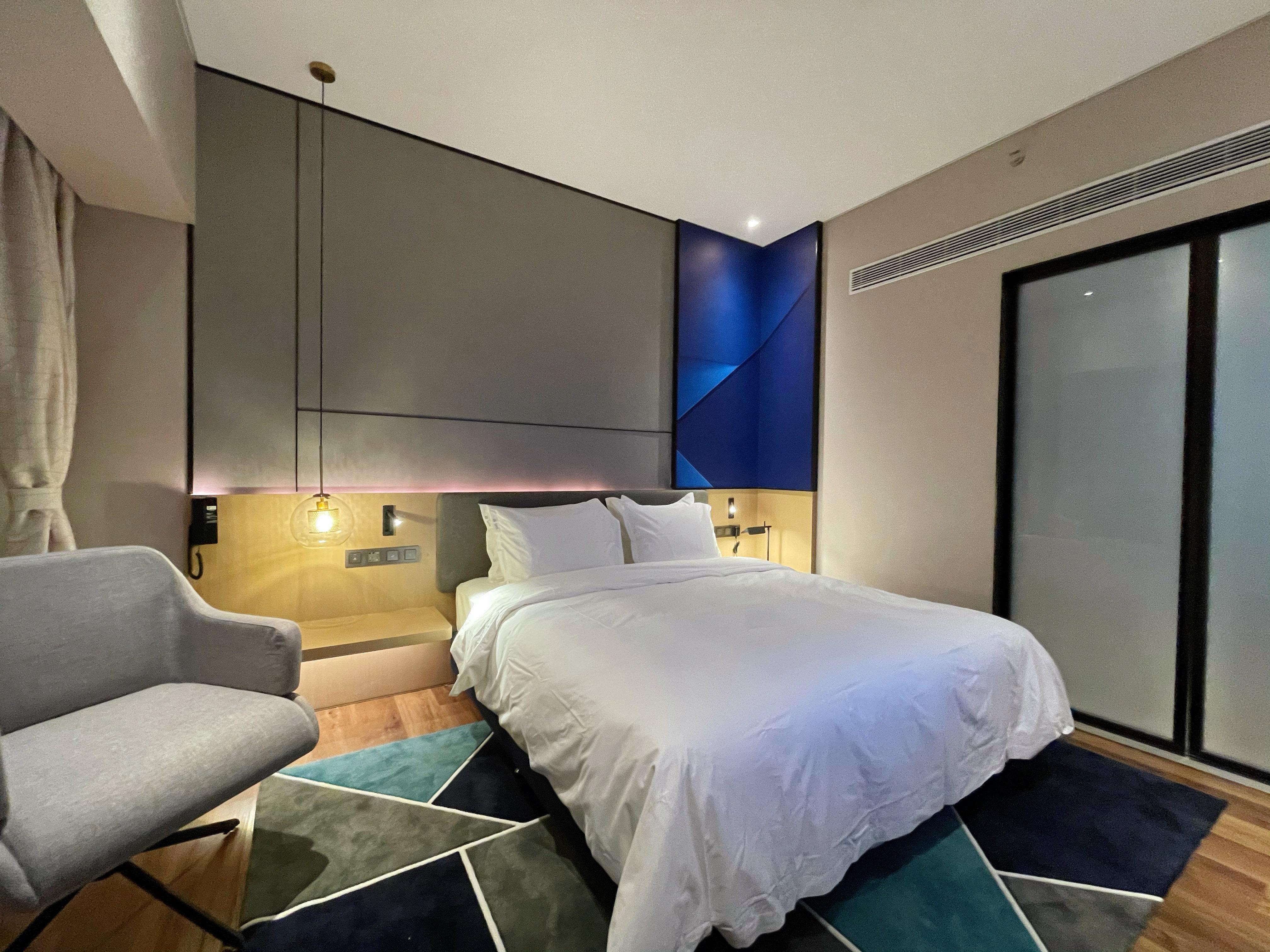 Holiday Inn Express Shenzhen Longhua By Ihg Exterior photo