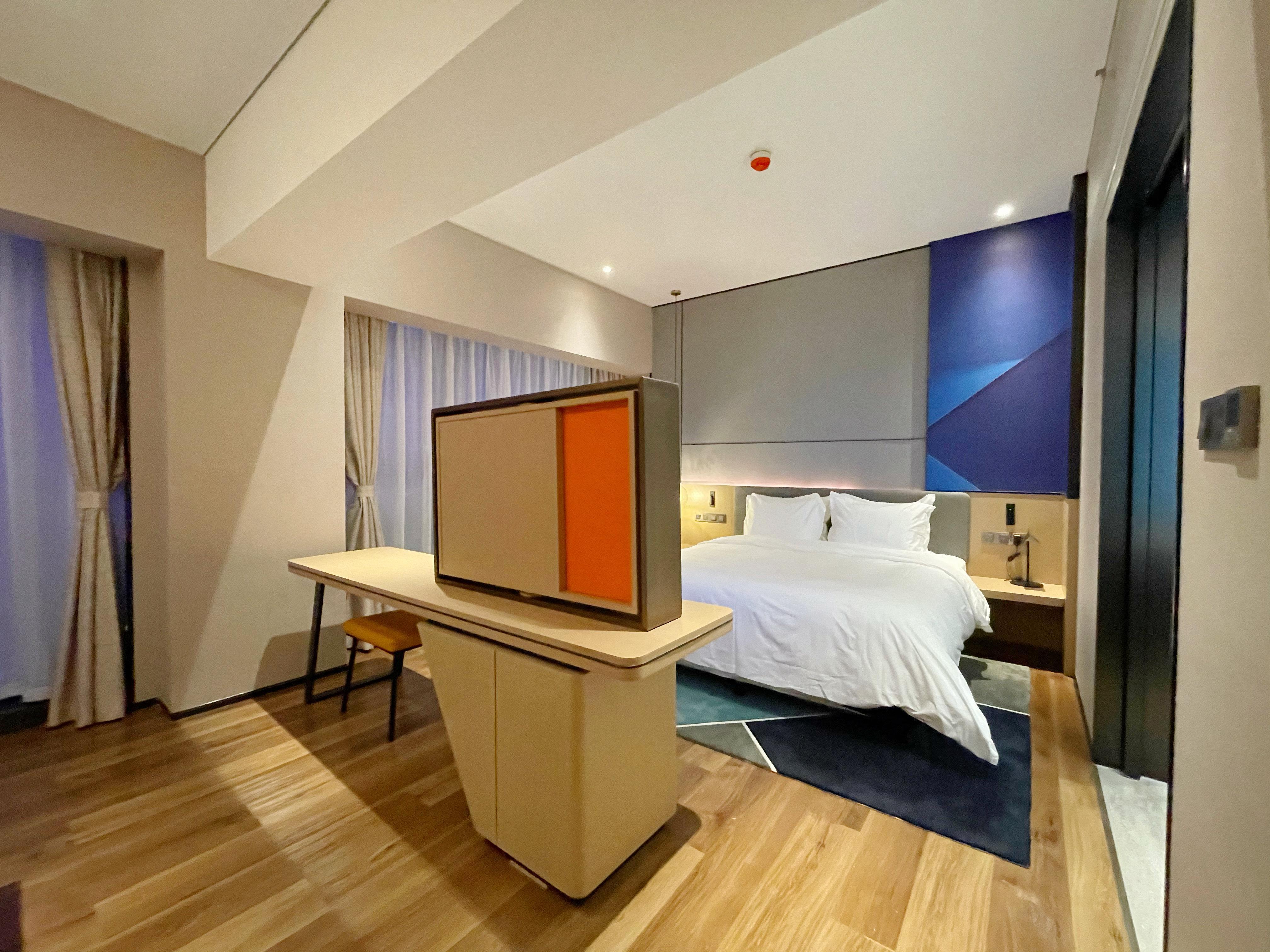 Holiday Inn Express Shenzhen Longhua By Ihg Exterior photo