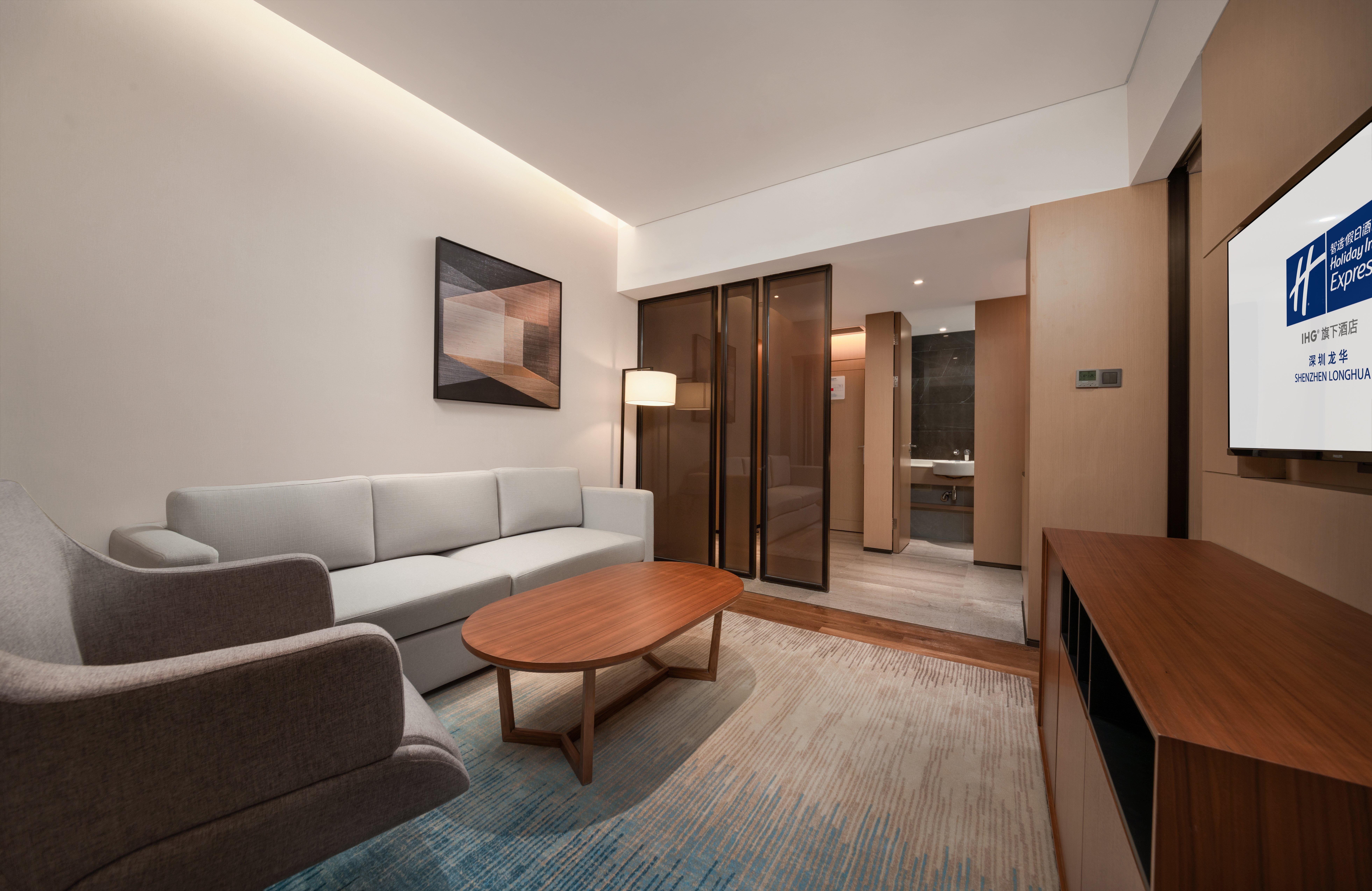 Holiday Inn Express Shenzhen Longhua By Ihg Exterior photo