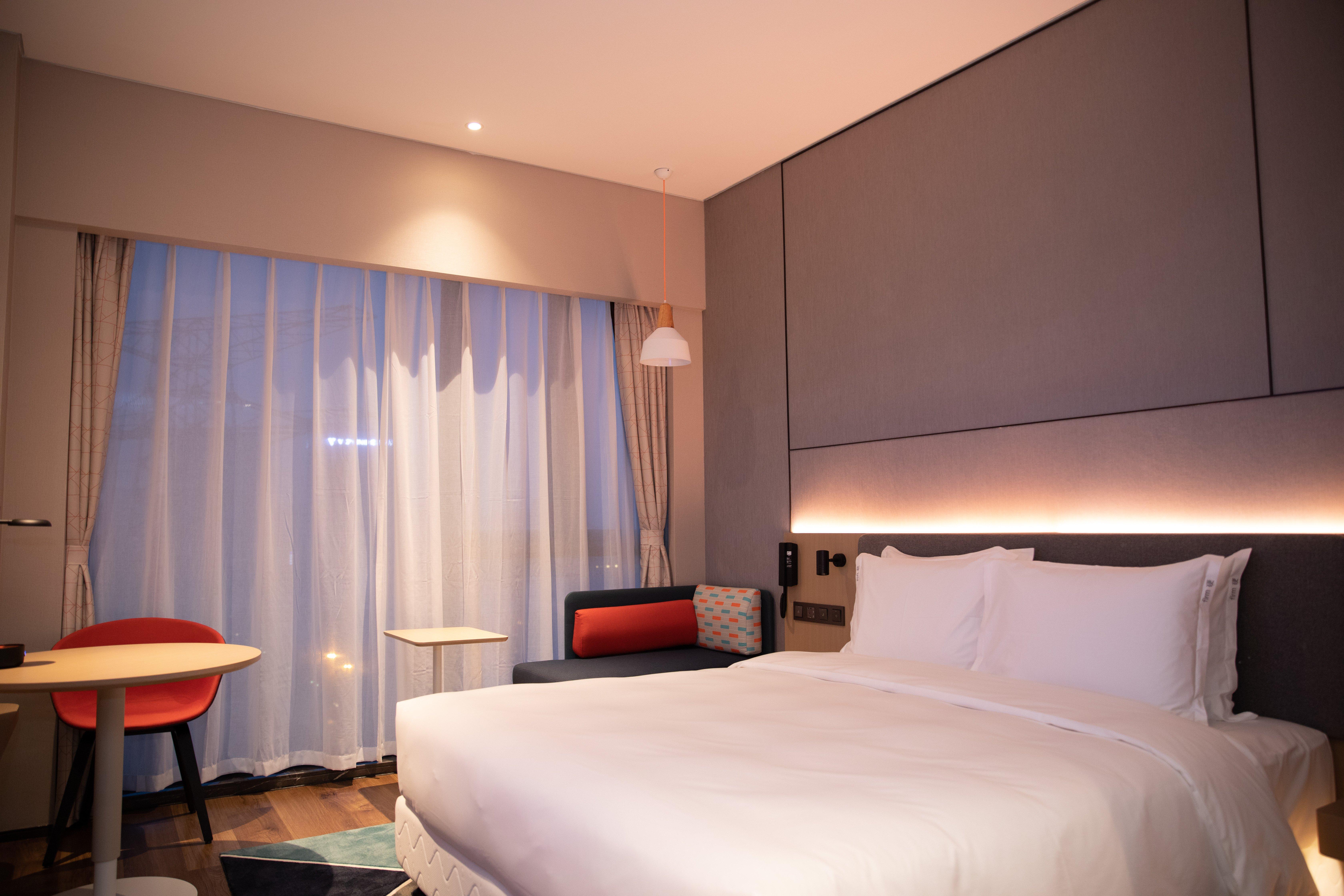 Holiday Inn Express Shenzhen Longhua By Ihg Exterior photo